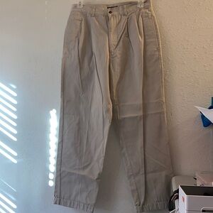 Vintage Bugle Boy Pleated  Casual Basics Taperered khakis  size 34/32  T25
